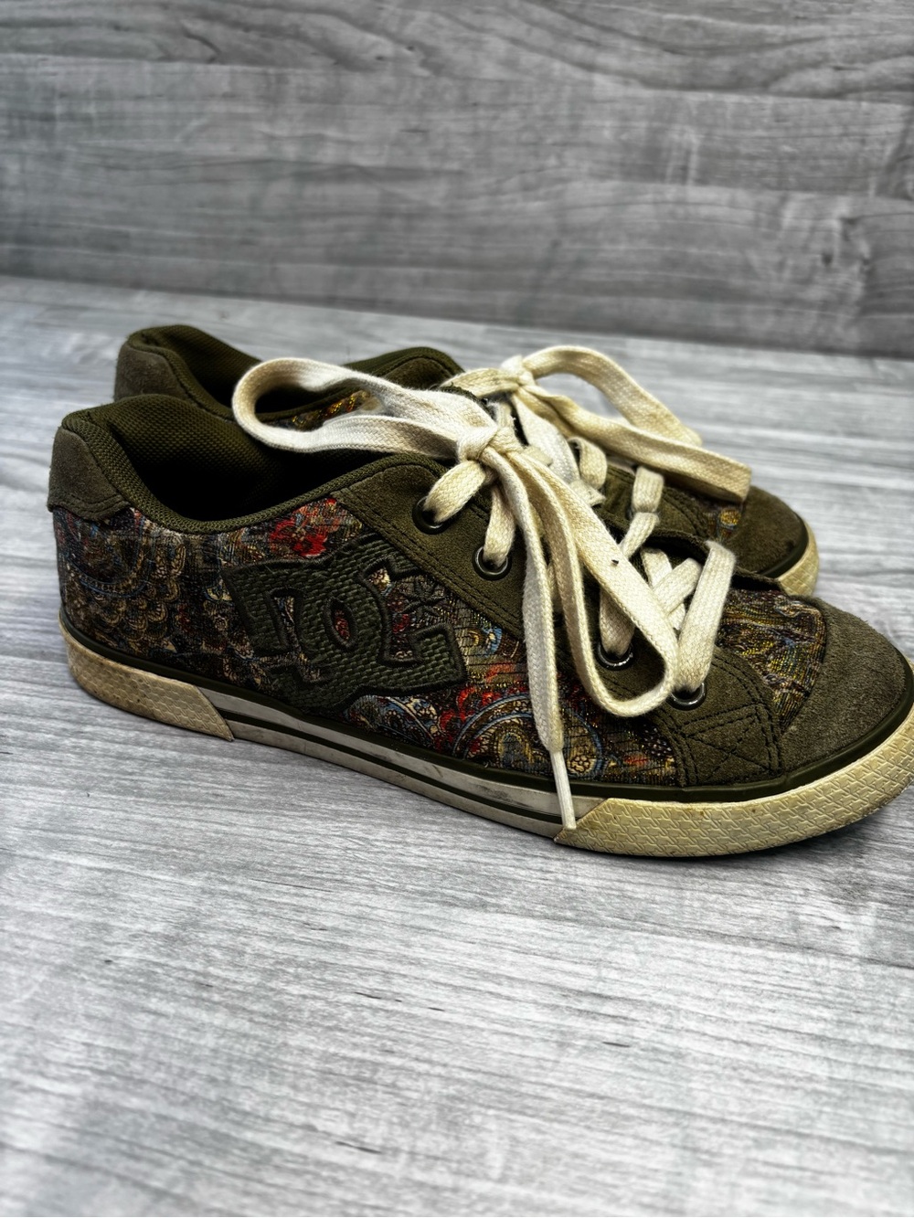 DC Women's Olive Paisley Canvas Embroidered Y2K Sneakers size 7.5 - Picture 7 of 16